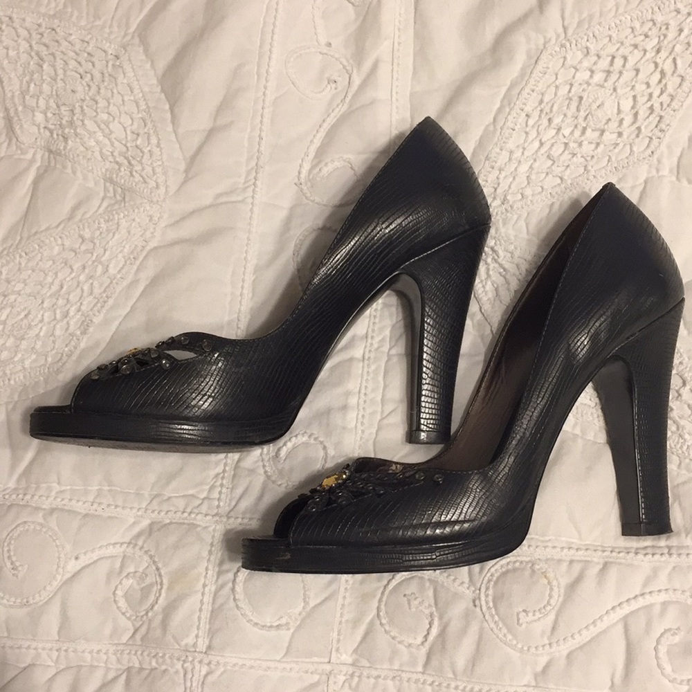 Beaded Dk Gray Pumps 9M Carlos Santana MYSTIFIED